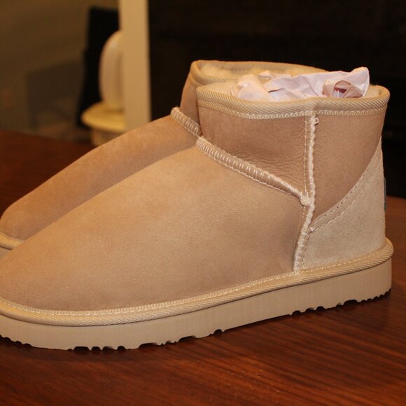 Brand NEW! Authentic Australian Heritage UGG Boots by SINCE 1974™ - Picture 4 of 7